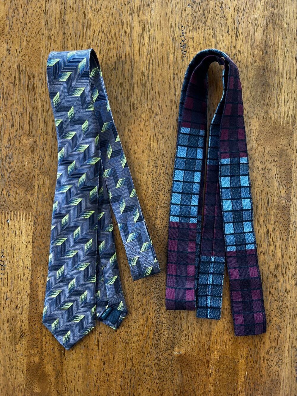 Magnoli Clothiers Tie Bundle | Dekard Tie & Joker Tie (Never used)